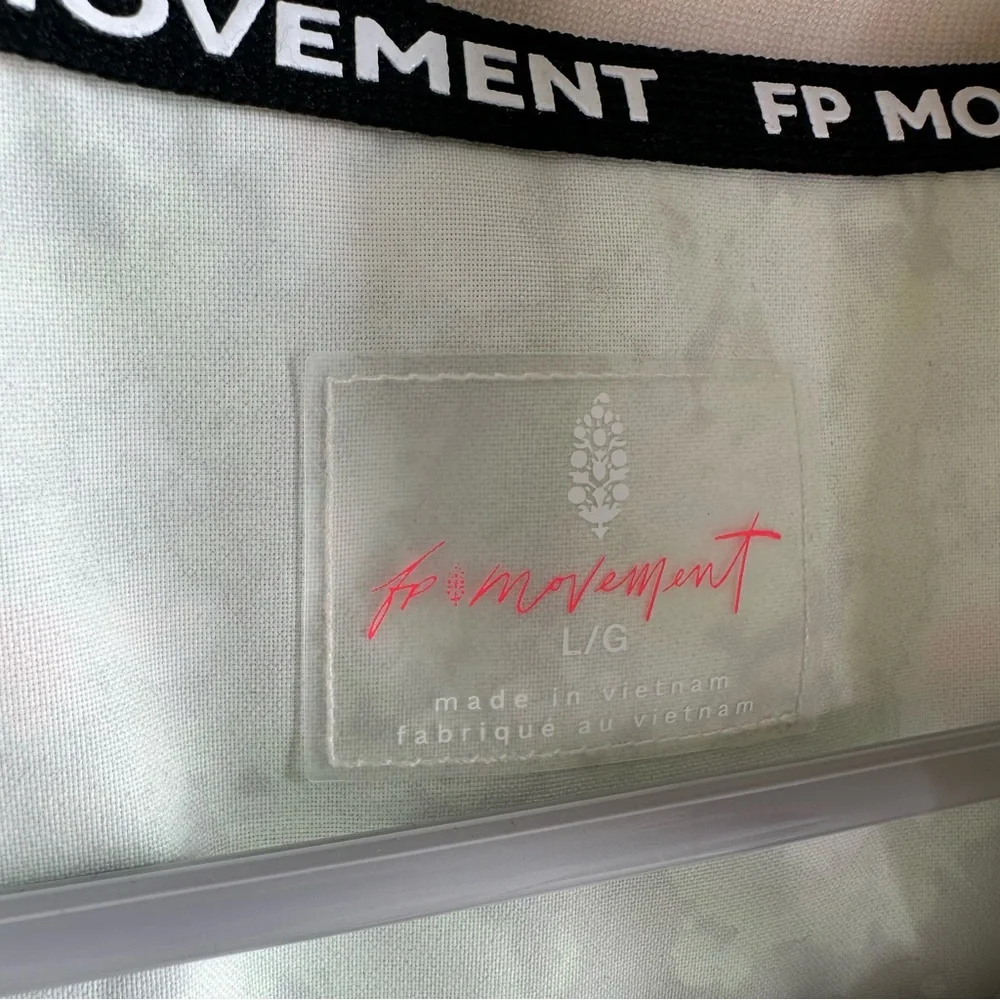 NWT Free People Movement Bunny Slope Printed Puffer Mountain Mist Mint Large - Picture 9 of 13